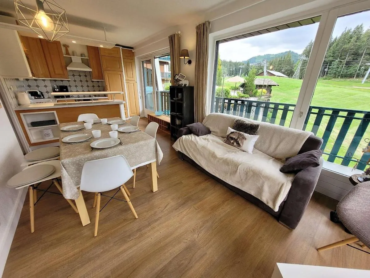 Appartement Skis Aux Pieds Avec Piscine, Renove Et Confortable - Fr-1-598-18 Les Gets