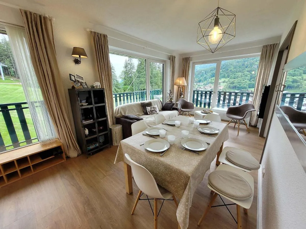 Appartement Skis Aux Pieds Avec Piscine, Renove Et Confortable - Fr-1-598-18 Les Gets Apartment
