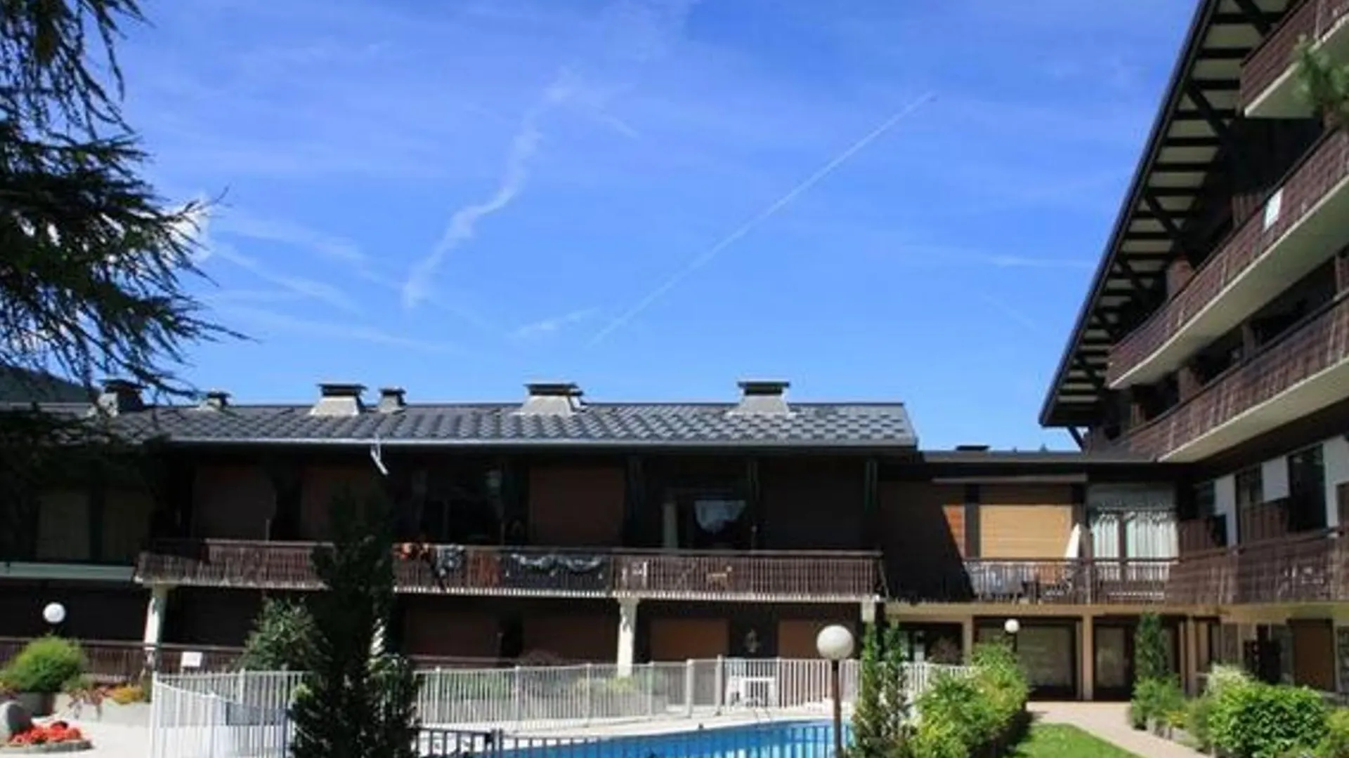 Appartement Skis Aux Pieds Avec Piscine, Renove Et Confortable - Fr-1-598-18 Les Gets